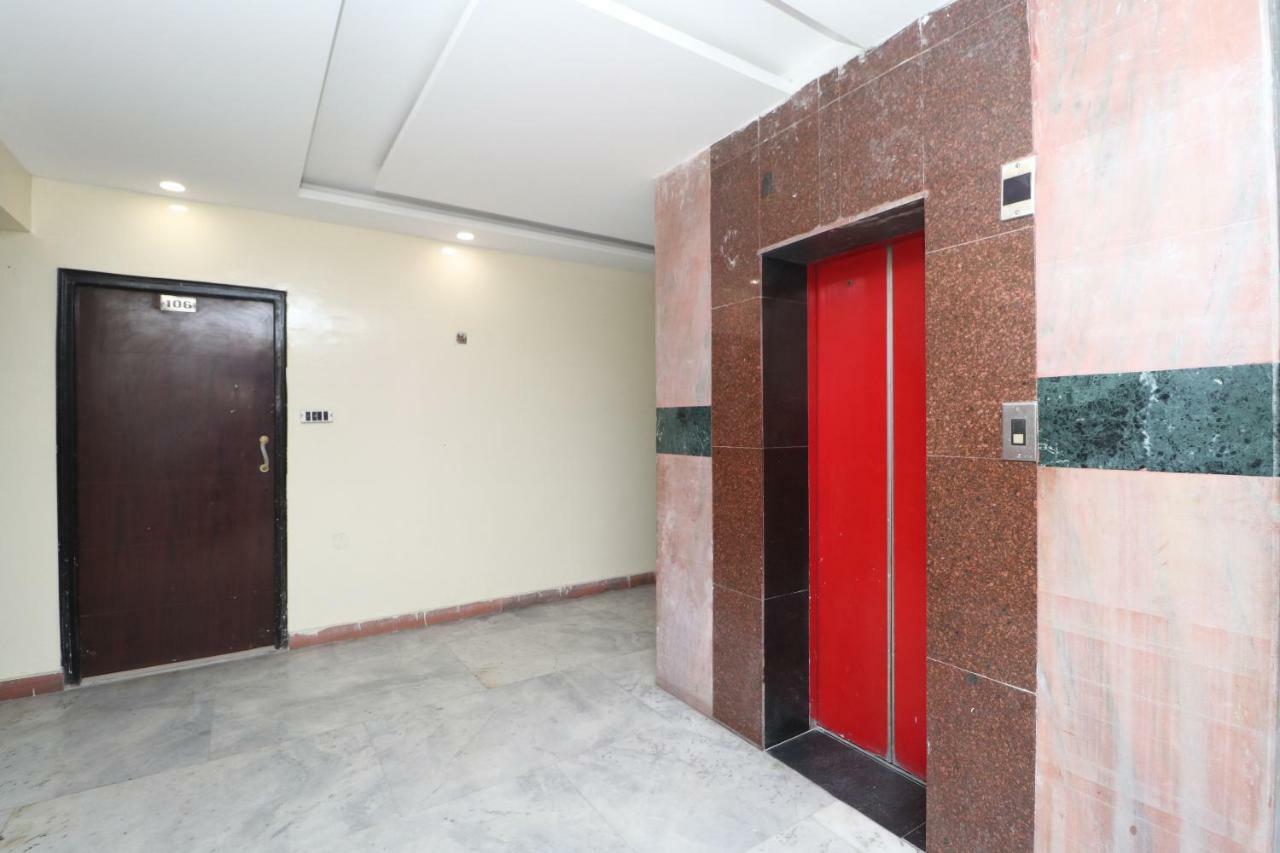 Oyo 29852 Hotel Golden View Abadpura Exterior photo