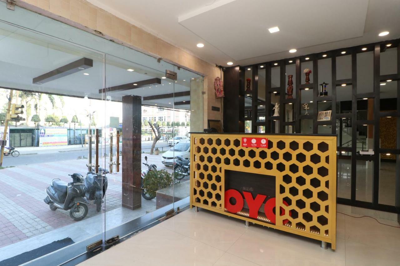 Oyo 29852 Hotel Golden View Abadpura Exterior photo