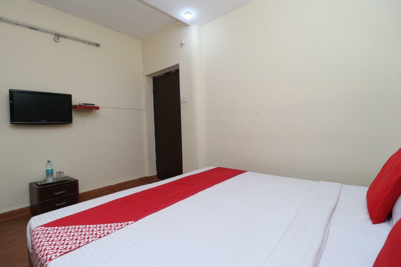 Oyo 29852 Hotel Golden View Abadpura Exterior photo