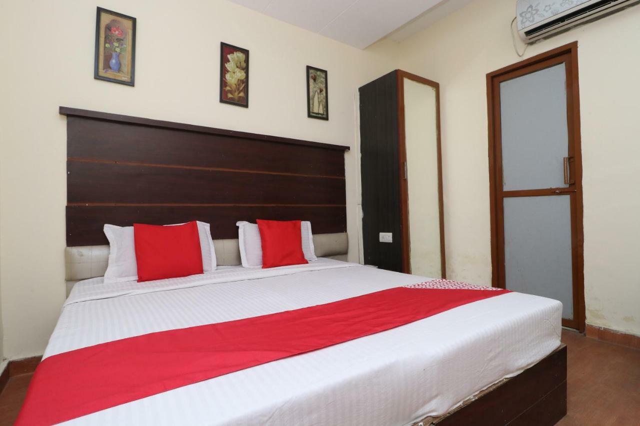 Oyo 29852 Hotel Golden View Abadpura Exterior photo